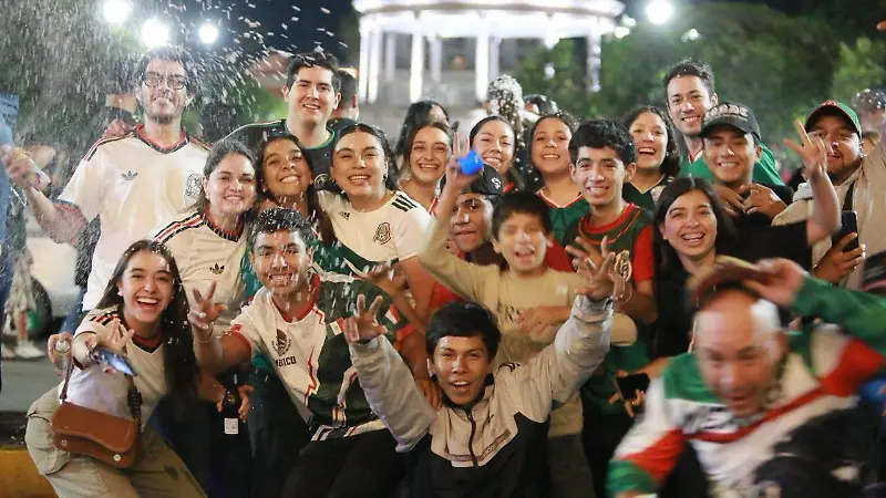 Afición duranguense celebra triunfo de México VS Ecuador